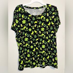 Apt. 9 St. Patrick’s Day Black Short Sleeve Tee with Green Clovers NWT